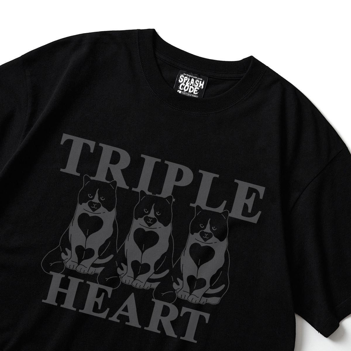 스플래시코드(SPLASHCODE) 반팔 티셔츠 블랙 - 트리플 하트 그레이(Triple Heart Grey)