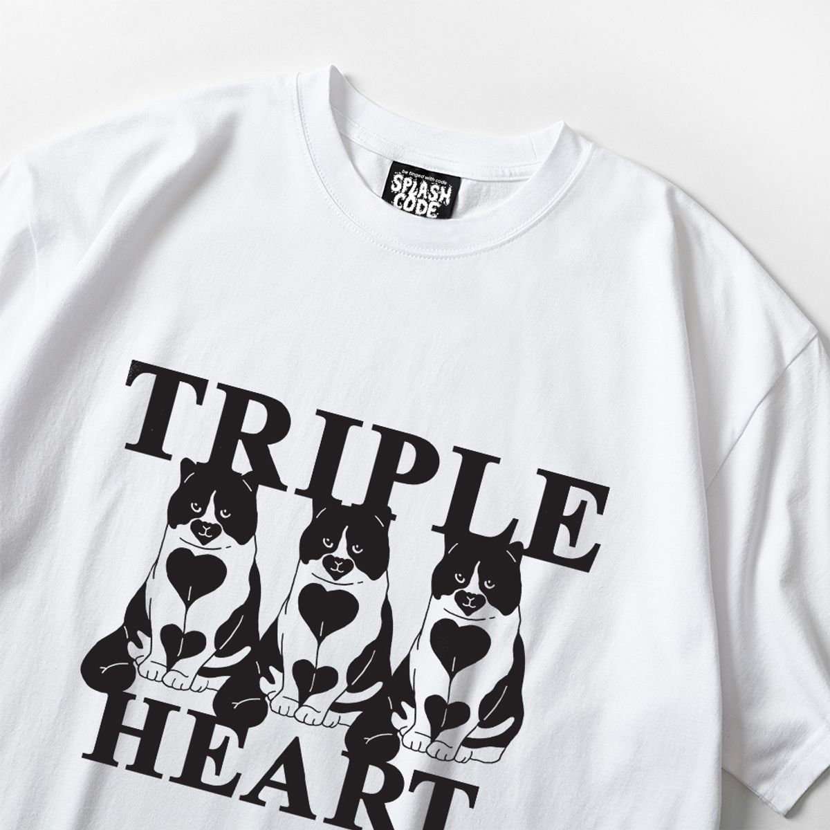 스플래시코드(SPLASHCODE) 반팔 티셔츠 화이트 - 트리플 하트 블랙(Triple Heart Black)