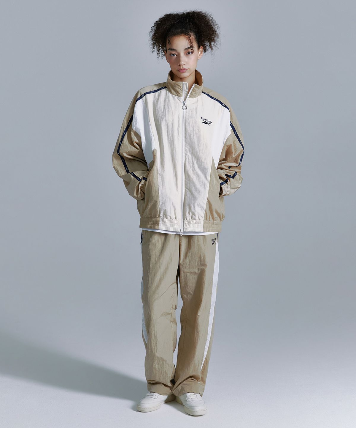 리복(REEBOK) 라이벌 윈드 브레이커 - 베이지