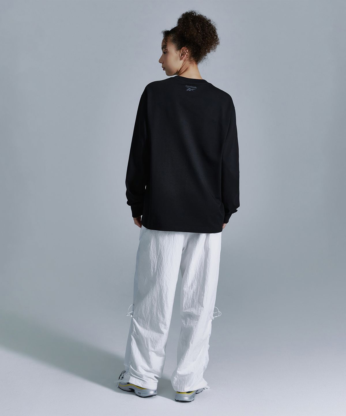 리복(REEBOK) 벡터 아카이브 롱슬리브 - 블랙