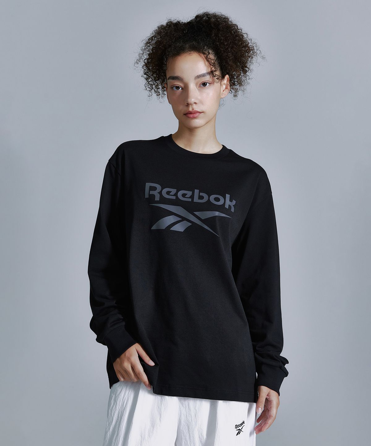 리복(REEBOK) 벡터 아카이브 롱슬리브 - 블랙