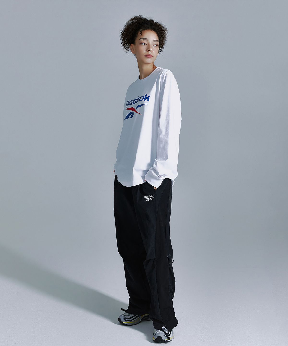 리복(REEBOK) 벡터 아카이브 롱슬리브 - 화이트