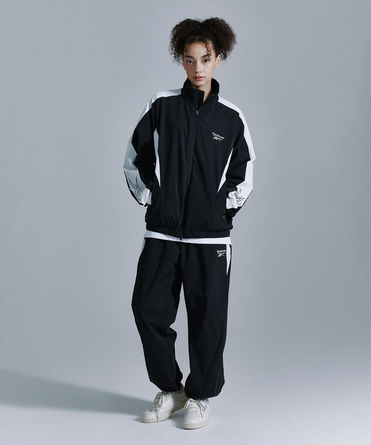 리복(REEBOK) 플로우 웜업 조거 팬츠 - 블랙