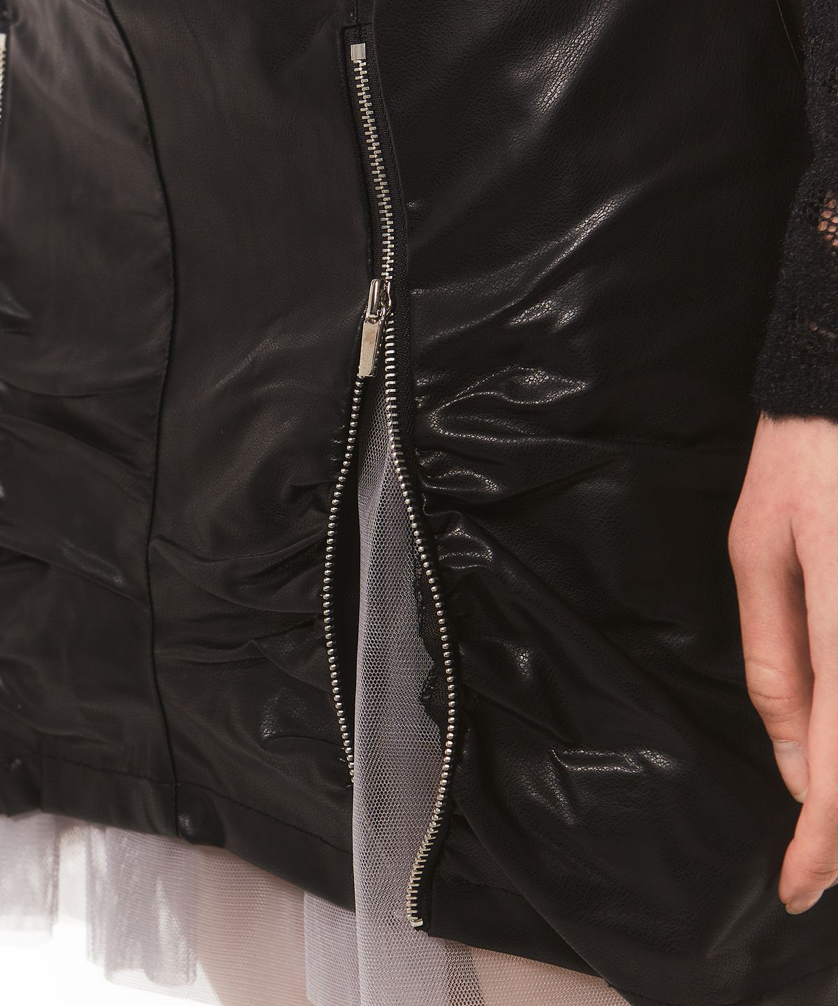 체리퀴리(CHERRYQUIRI) zipper leather shirring sk - black