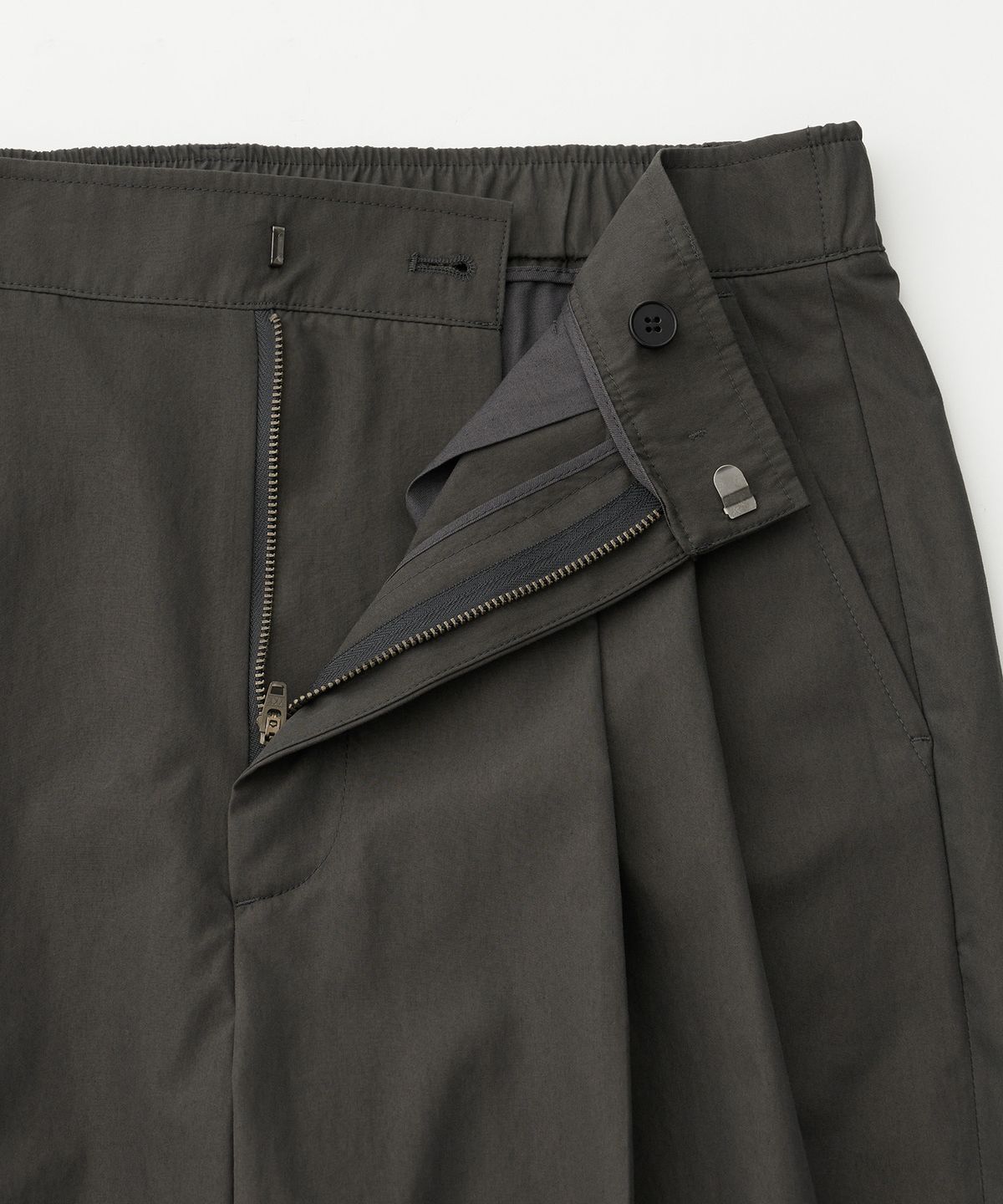 어나더 오피스(ANOTHER OFFICE) Bonjour 2Tuck Pants (Graphite)