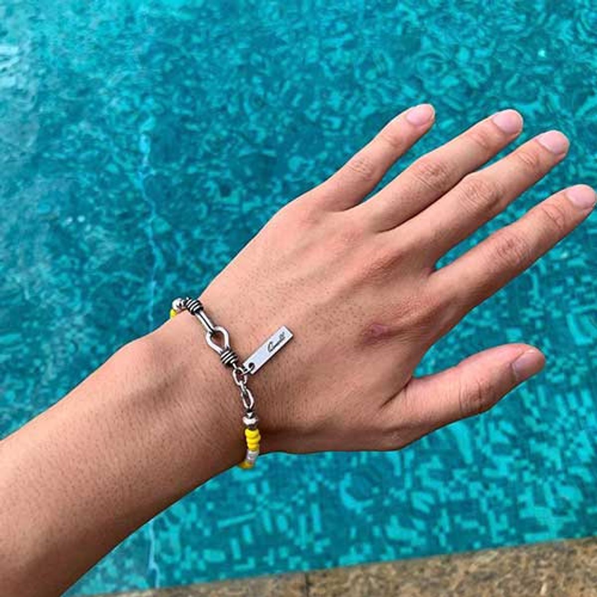쿠콥(QOOCOBB) 옐로우 Honeybee 비즈 팔찌 Unfreedic Bracelet-02