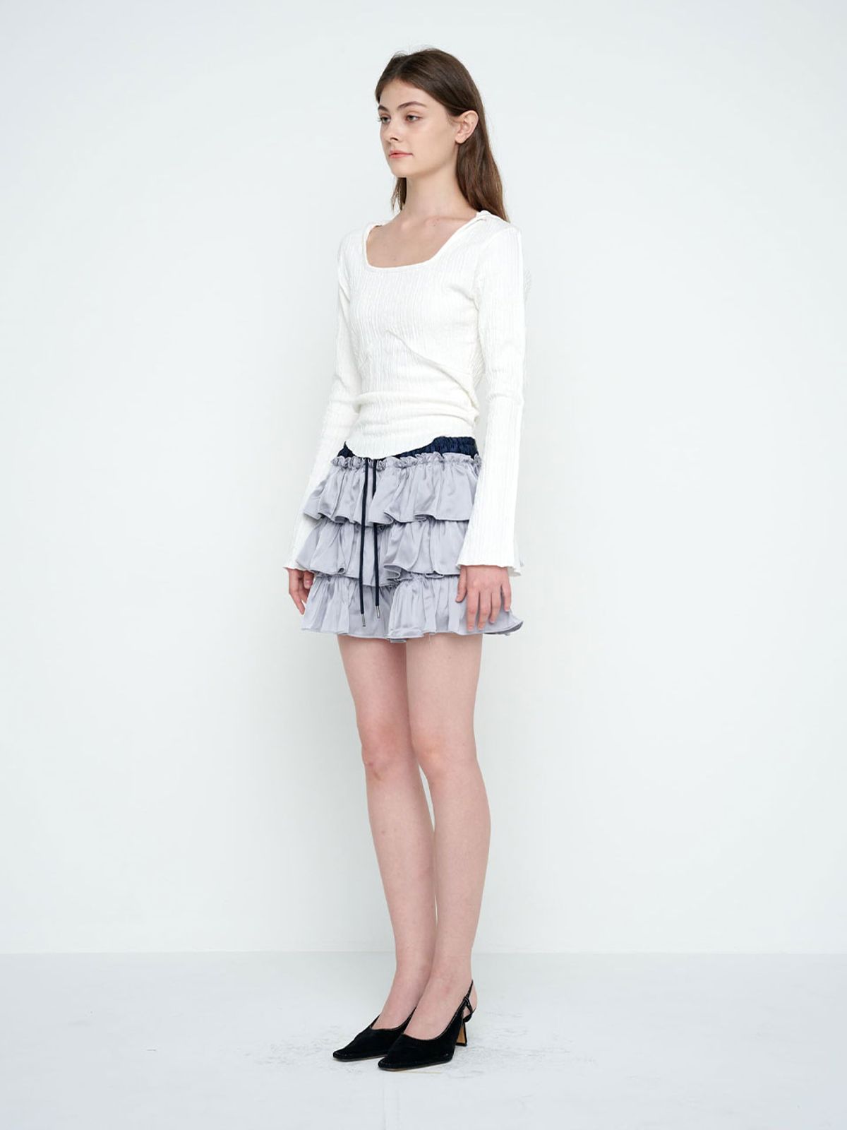 모이페어(MOIFAIRE) SATIN TIERED SKIRT PANTS / GREY