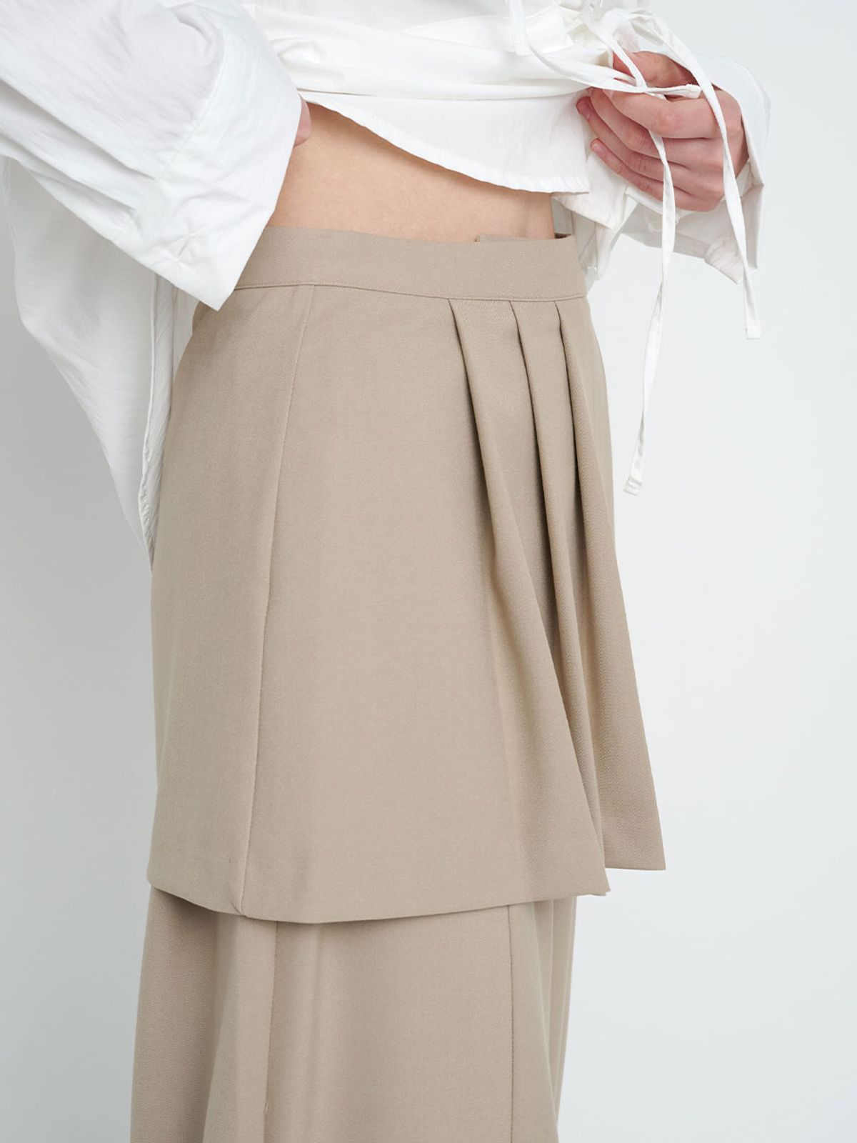 모이페어(MOIFAIRE) PLEATED LAYERED SKIRT PANTS / BEGIE