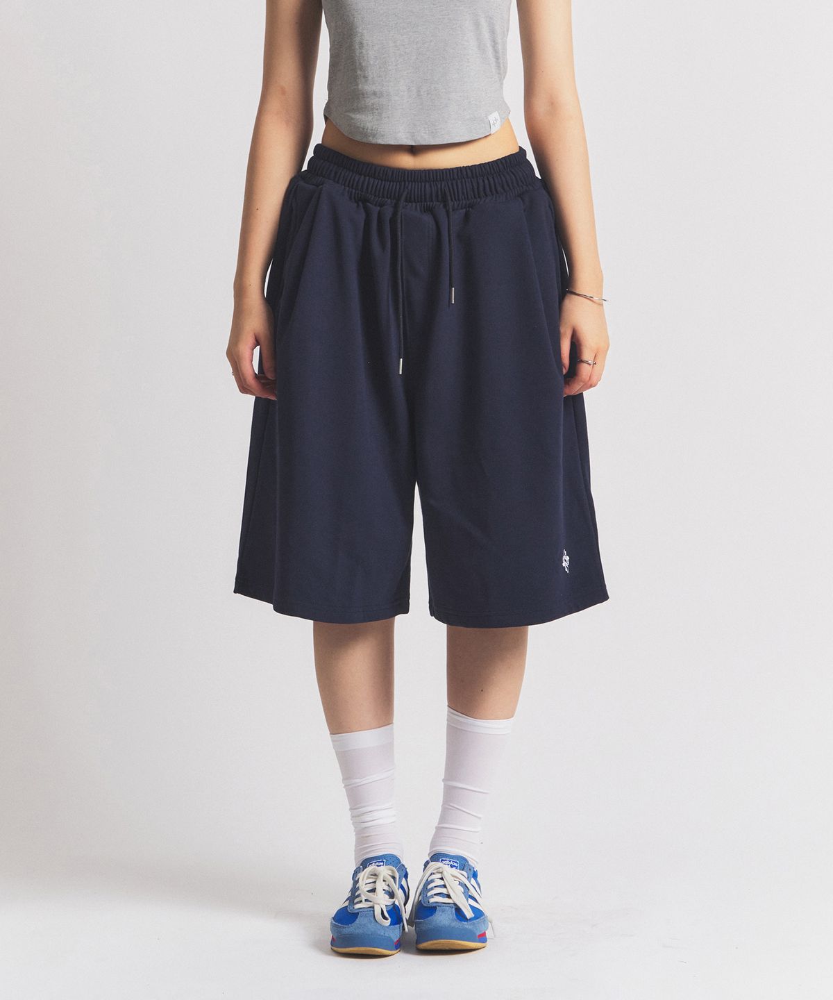 닐라이즈(NEALIZE) Cotton Bermuda Pants Navy