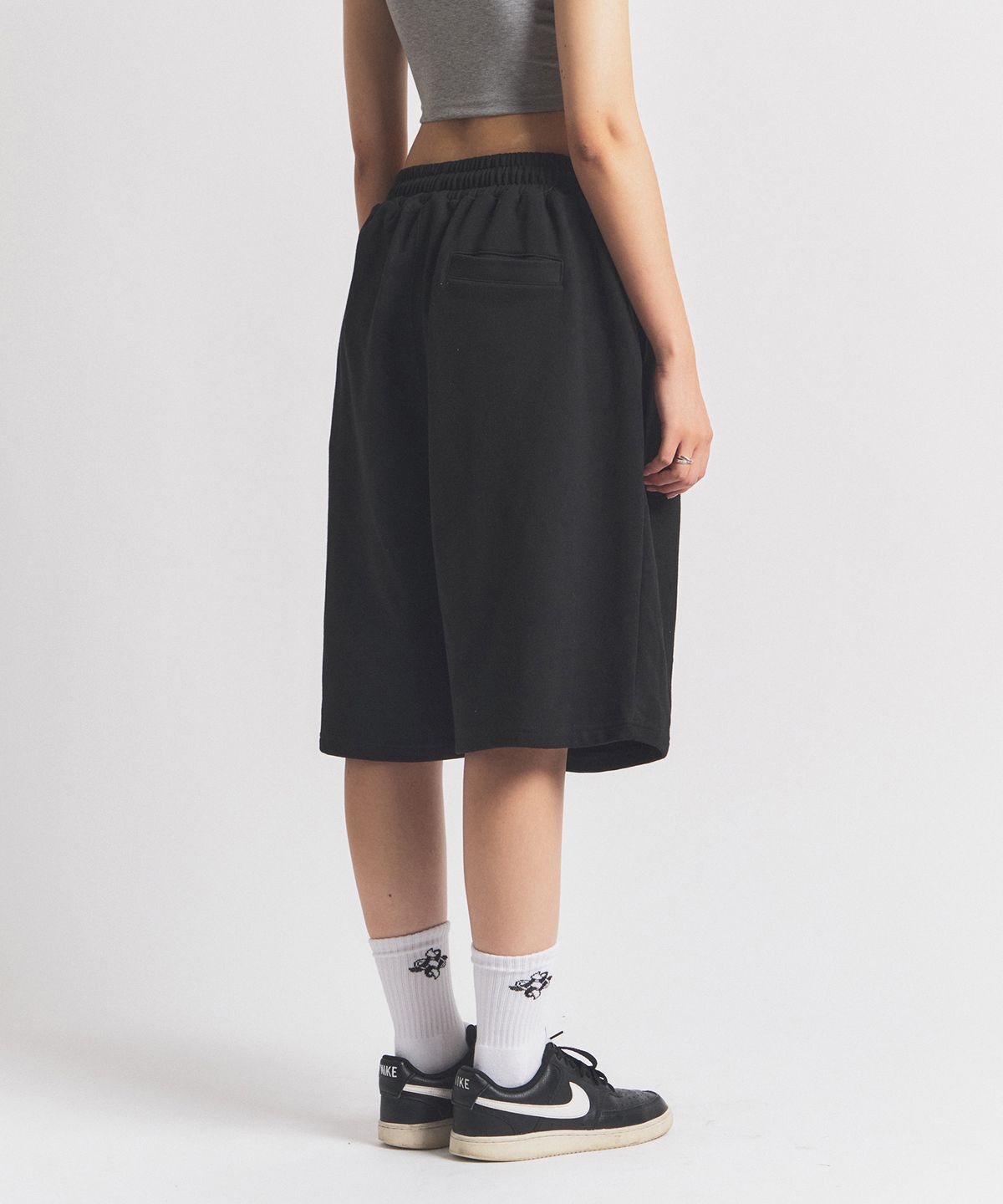 닐라이즈(NEALIZE) Cotton Bermuda Pants Black