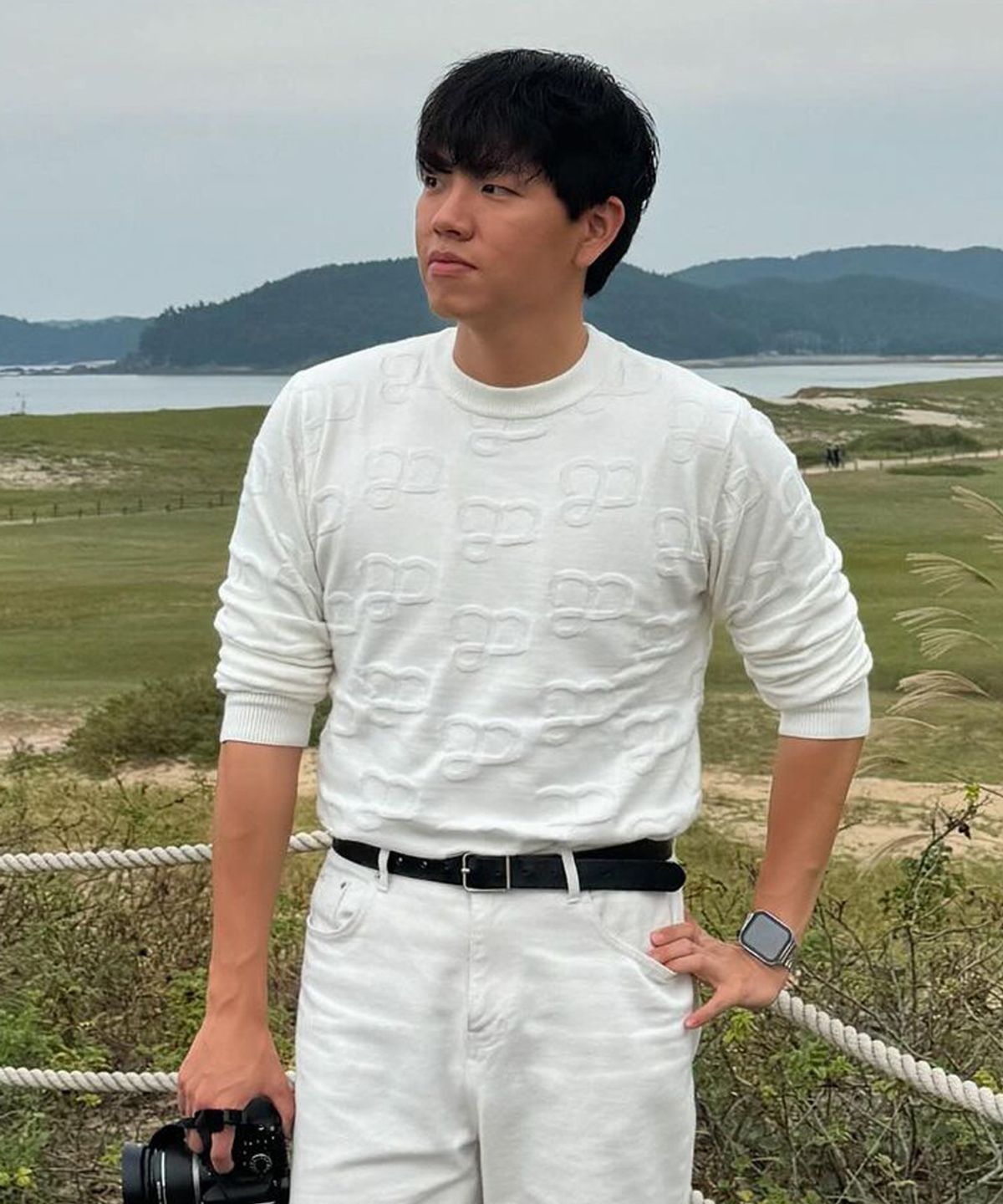 투에니스홀(20TH HOLE) 남성 비스코스 로고레터링 자카드 니트 [WHITE]