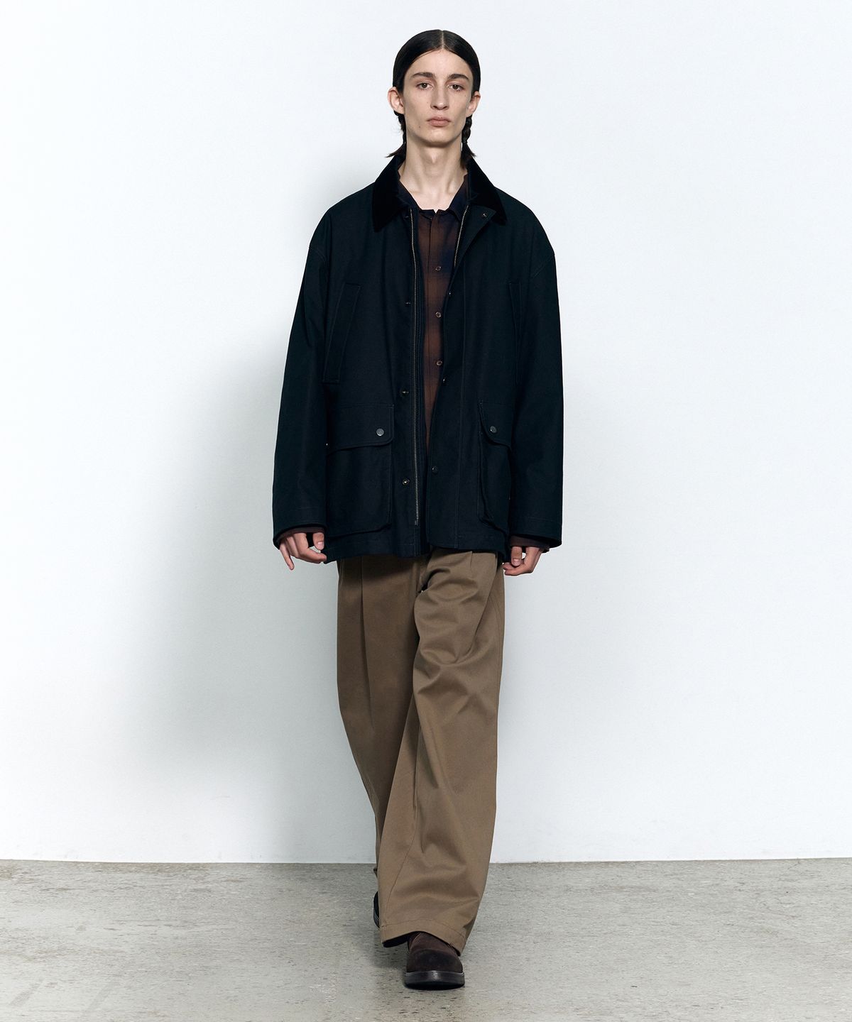 인사일런스(INSILENCE) 투턱 와이드 치노 팬츠 OLIVE BEIGE