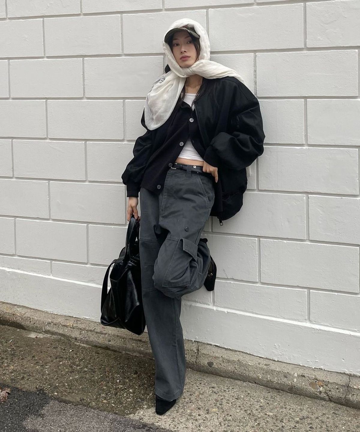 인템포무드(INTEMPOMOOD) 버튼 포켓 카고 팬츠_차콜