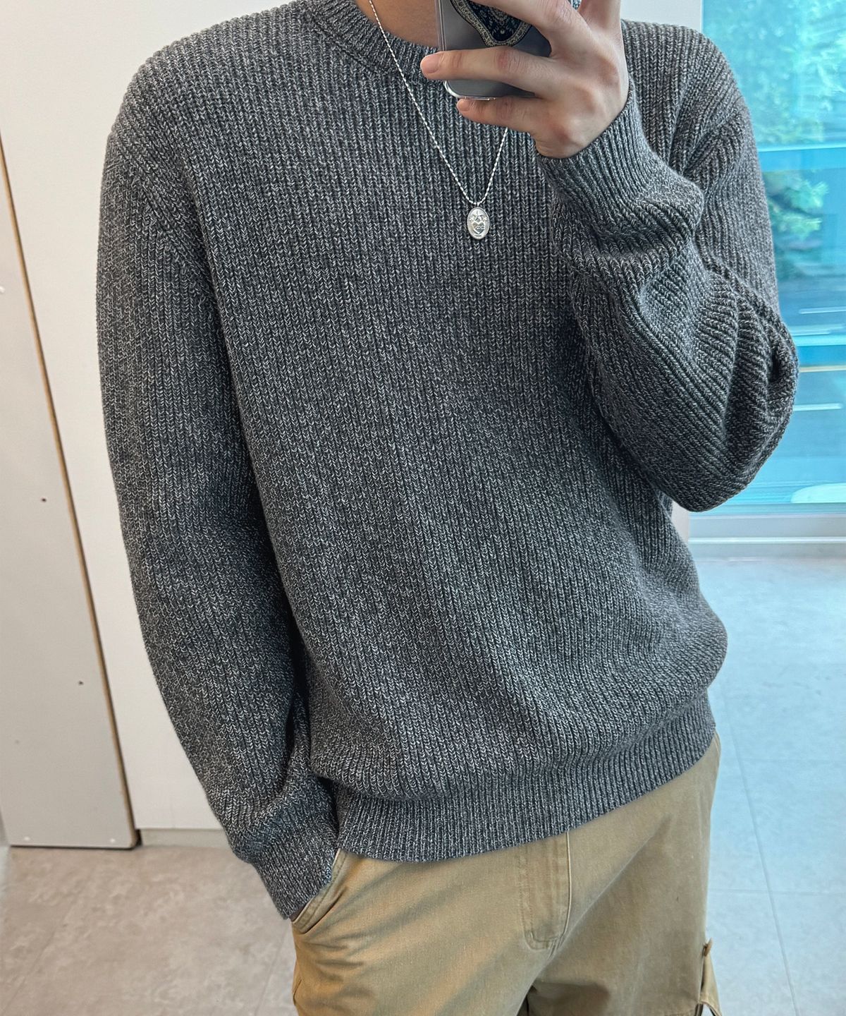 인템포무드(INTEMPOMOOD) 하찌 엘보 볼륨 풀오버_오레오
