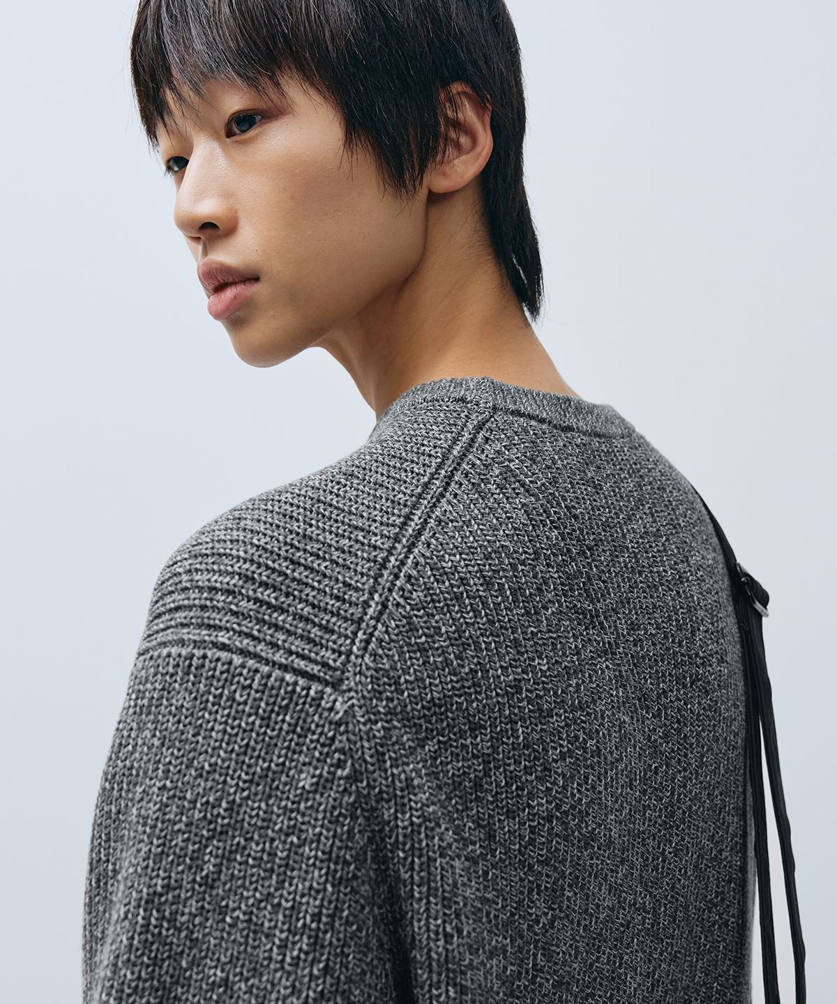 인템포무드(INTEMPOMOOD) 하찌 엘보 볼륨 풀오버_오레오