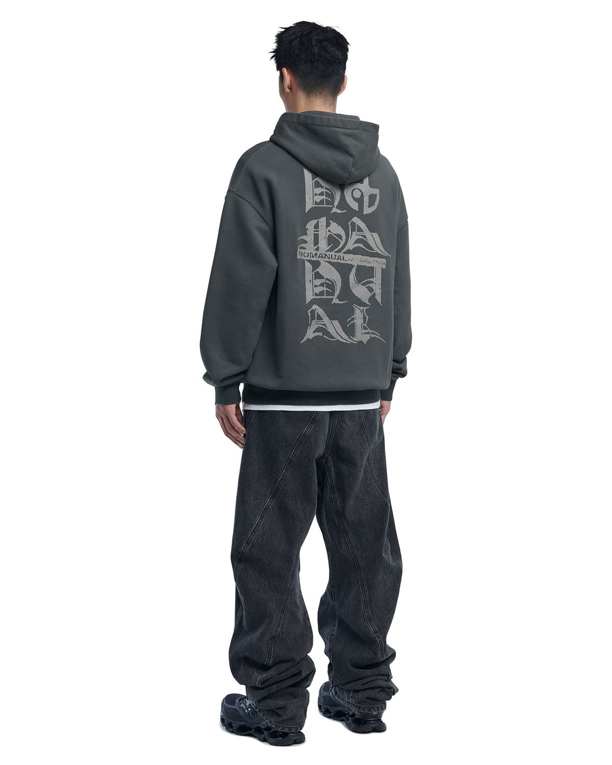 노매뉴얼(NOMANUAL) BLACK LETTER HOODIE - CHARCOAL