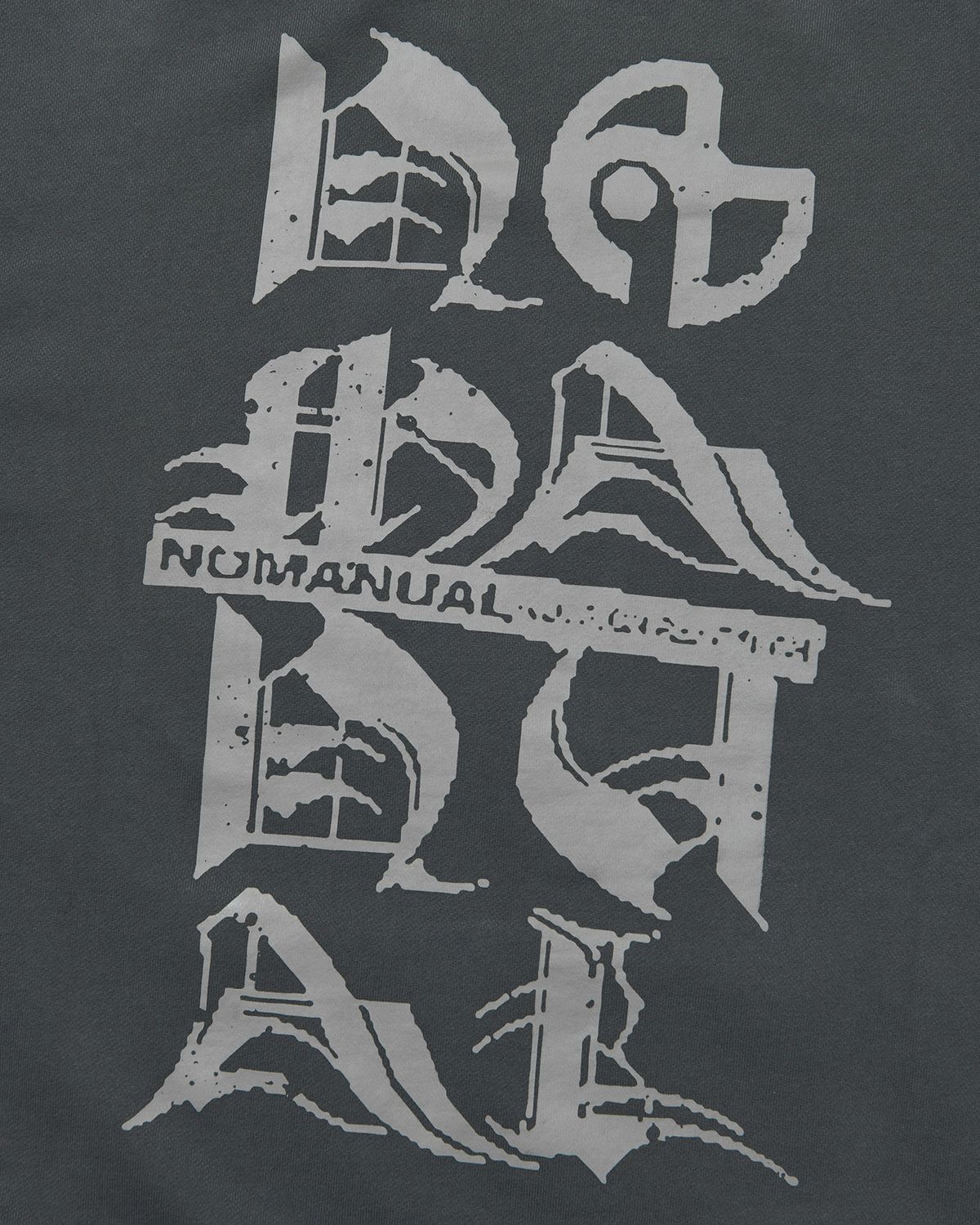 노매뉴얼(NOMANUAL) BLACK LETTER HOODIE - CHARCOAL