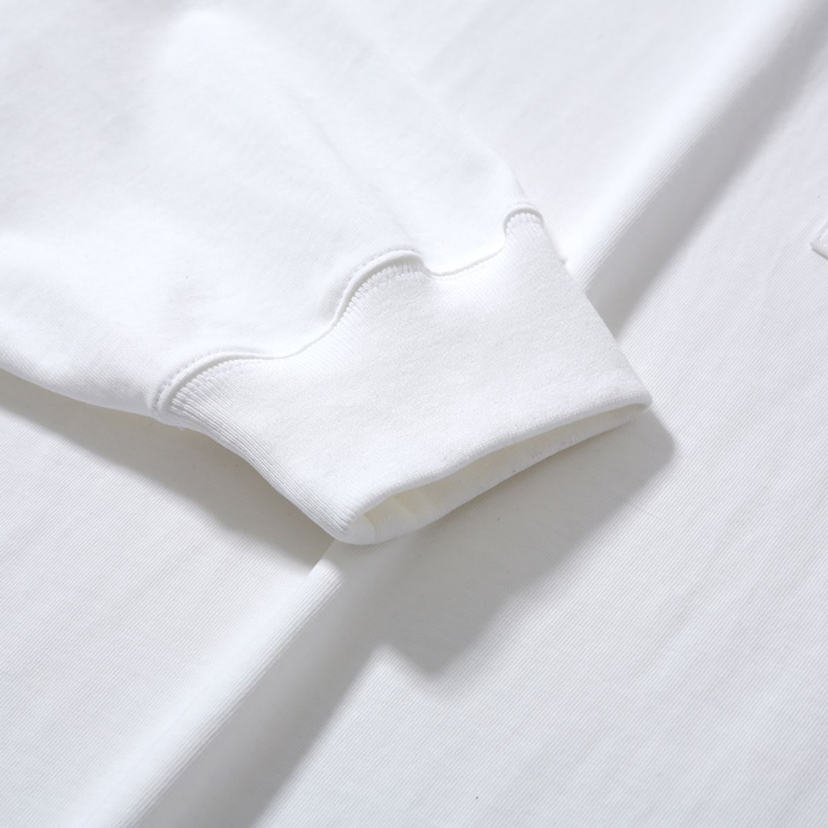 모이프(MOIF) [AW24]404 GNF(B) L/S TEE / OFF WHITE