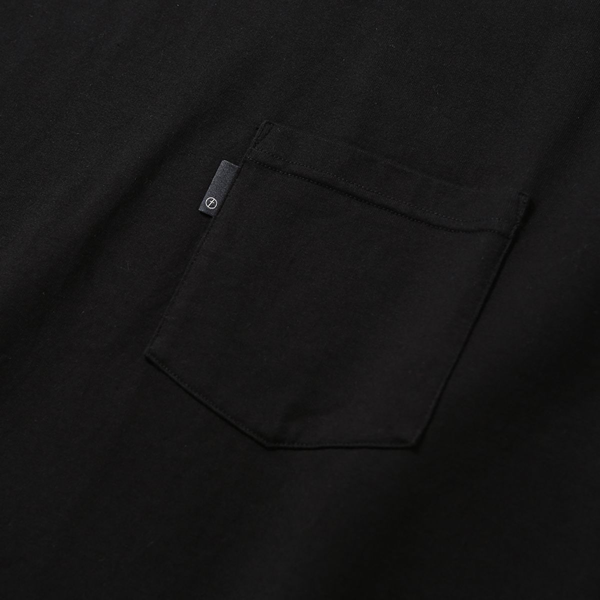 모이프(MOIF) [AW24]404 GNF(B) L/S TEE / BLACK