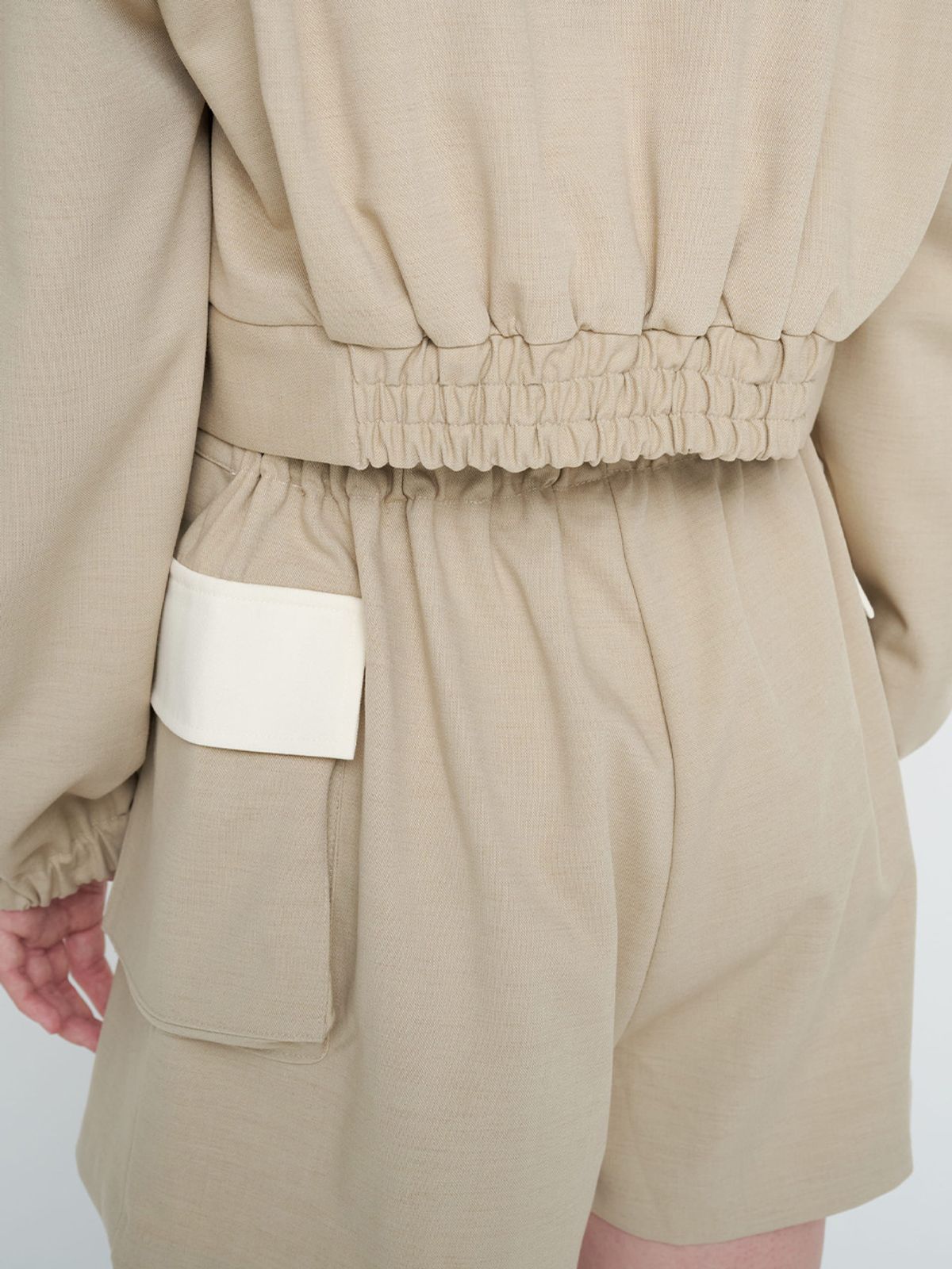 모이페어(MOIFAIRE) BUTTON WOOL SHORTS / BEGIE