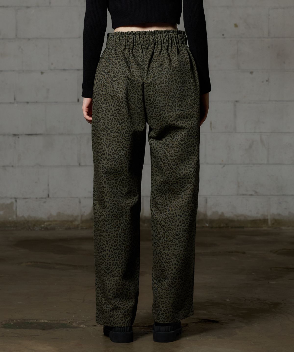 아리킴(ARIKIM) LEOPARD WIDE PANTS - KHAKI