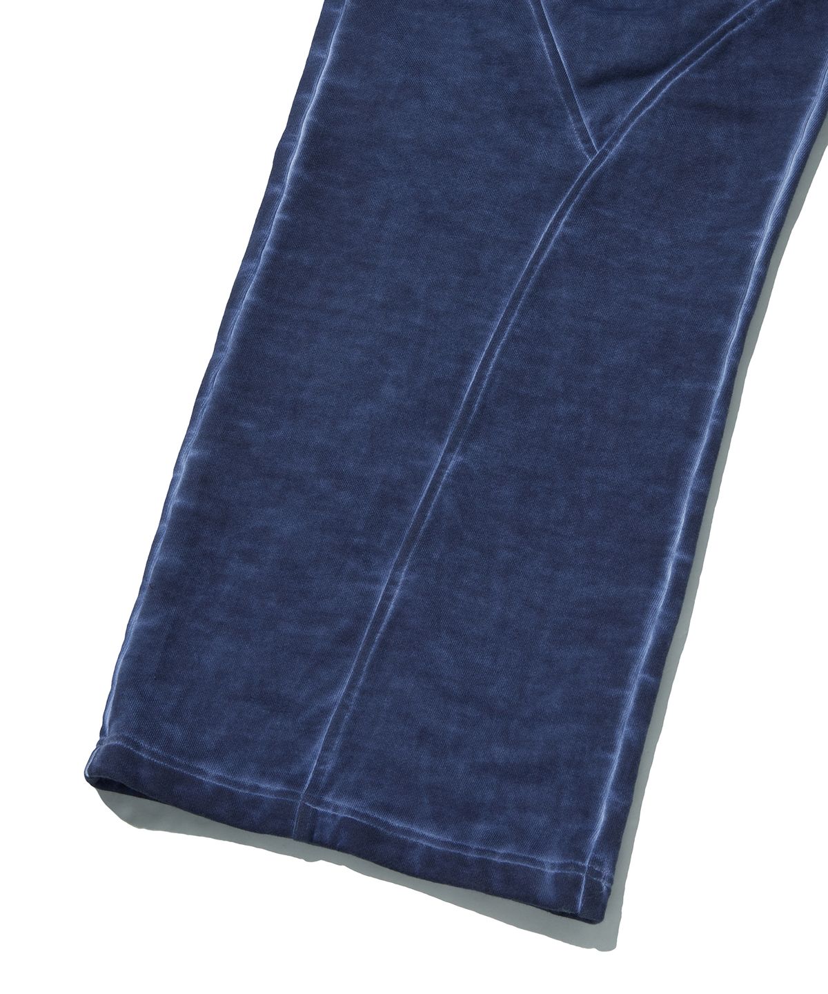 스웨이드(SUADE) CUT OUT SWEAT PANTS [NAVY]