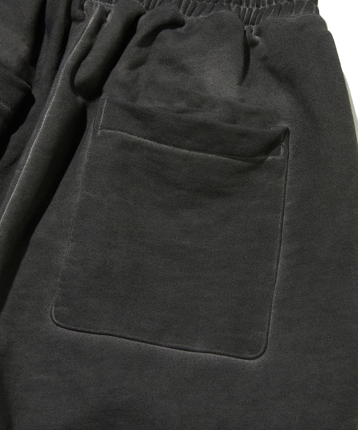 스웨이드(SUADE) CUT OUT SWEAT PANTS [BLACK]