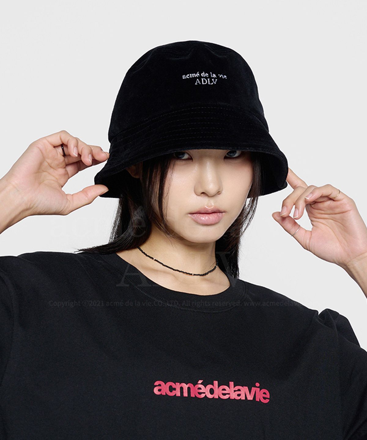 아크메드라비(ACME DE LA VIE) BASIC LOGO VELOUR BUCKET HAT (2COLOR)