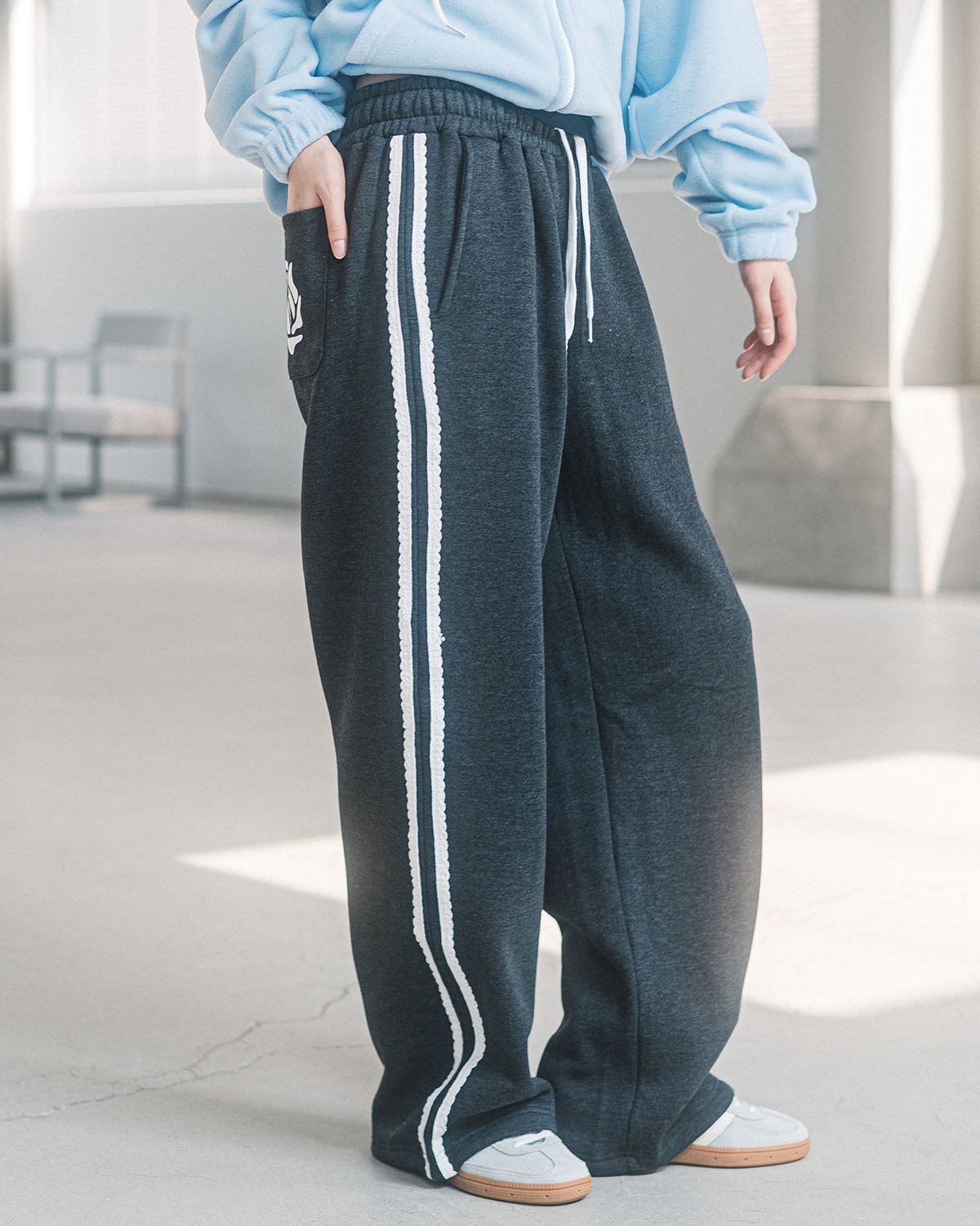 해비즘(HAVISM) OVERSIZE 2-WAY LACE SWEATPANTS(MELANGE CHARCOAL)