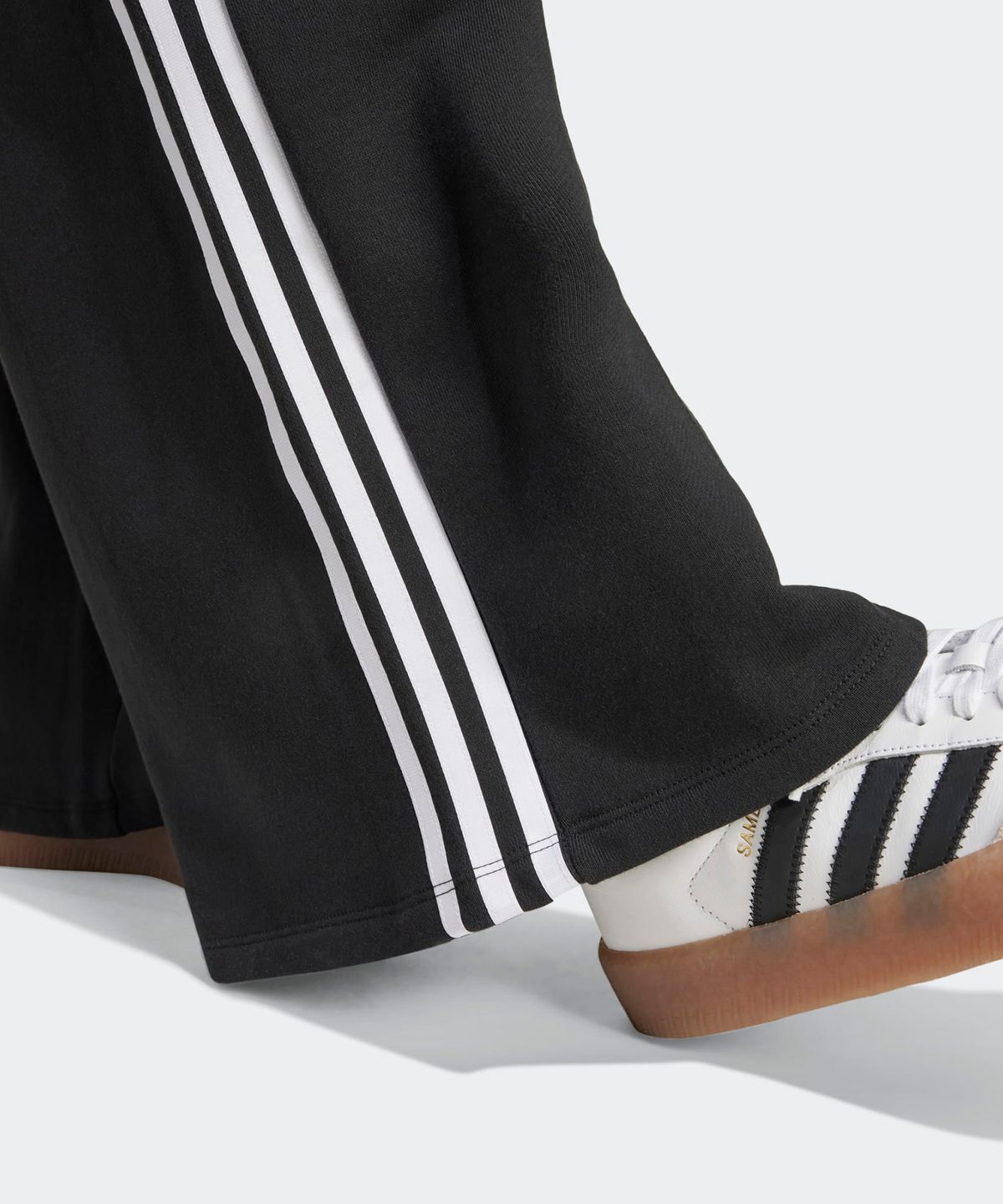 아디다스(ADIDAS) 3S 와이드 레그 팬츠 - 블랙 / IY7255