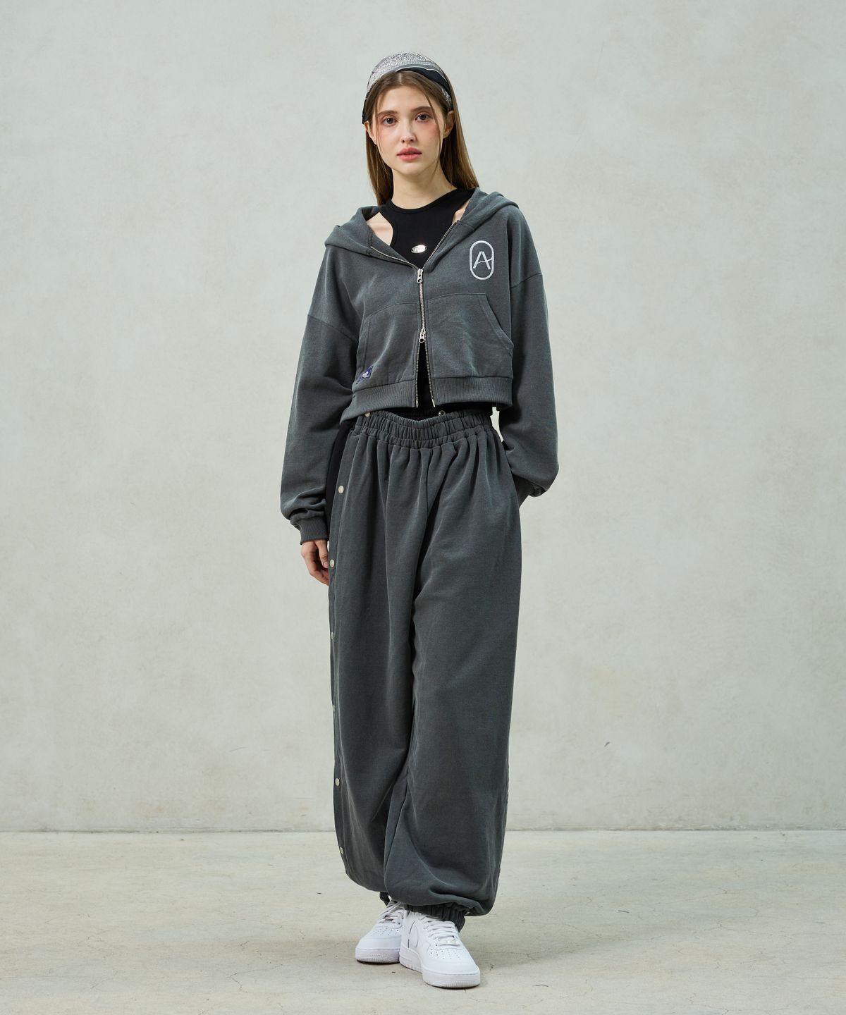아리킴(ARIKIM) PITA SNAP OFF SWEAT PANTS / CHARCOAL