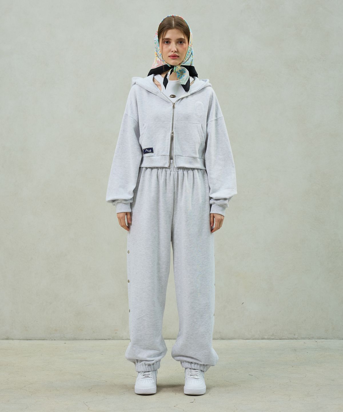 아리킴(ARIKIM) PITA SNAP OFF SWEAT PANTS / WHITE-MELANGE