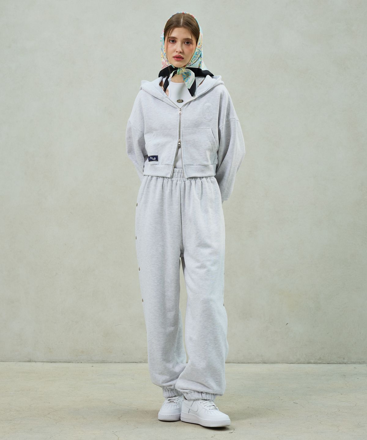 아리킴(ARIKIM) PITA SNAP OFF SWEAT PANTS / WHITE-MELANGE