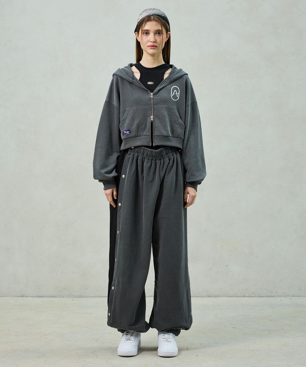 아리킴(ARIKIM) PITA HOOD ZIP-UP / CHARCOAL