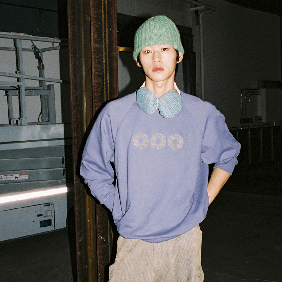 999휴머니티(999HUMANITY) EVD 스웻 맨투맨 (퍼플)