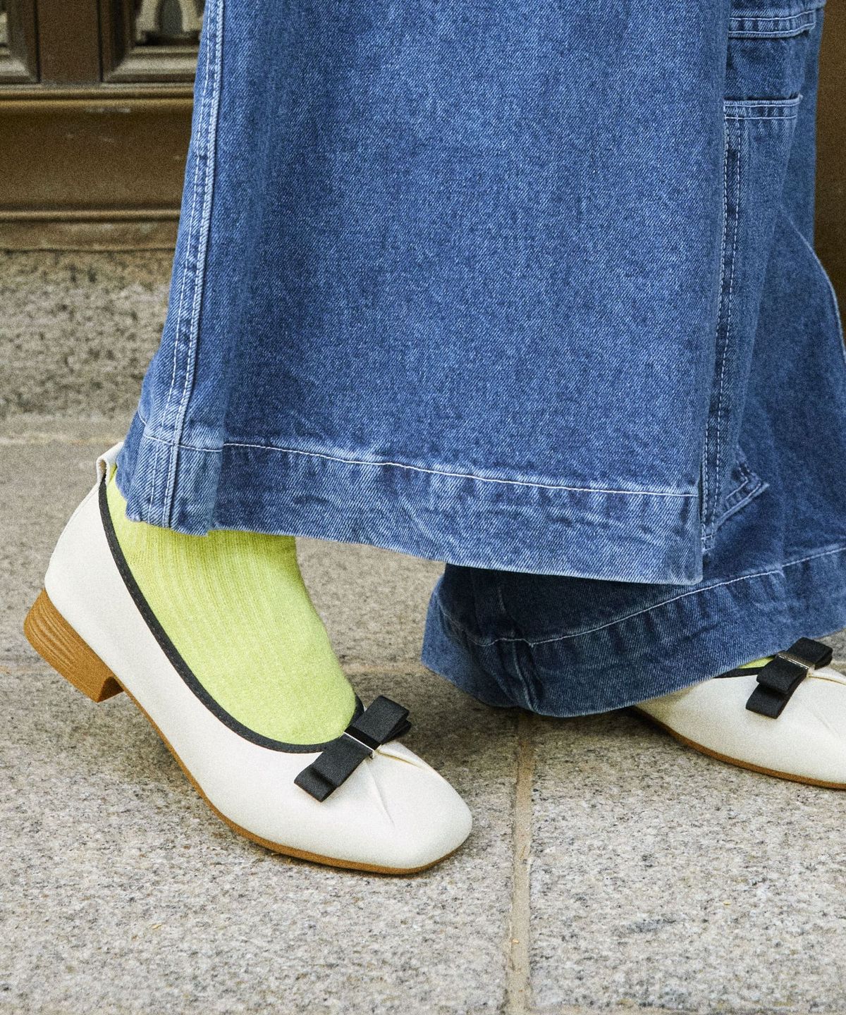 스퍼(SPUR) Pleats Bow 리본 플랫슈즈 2.5cm -UA9022 (3color)