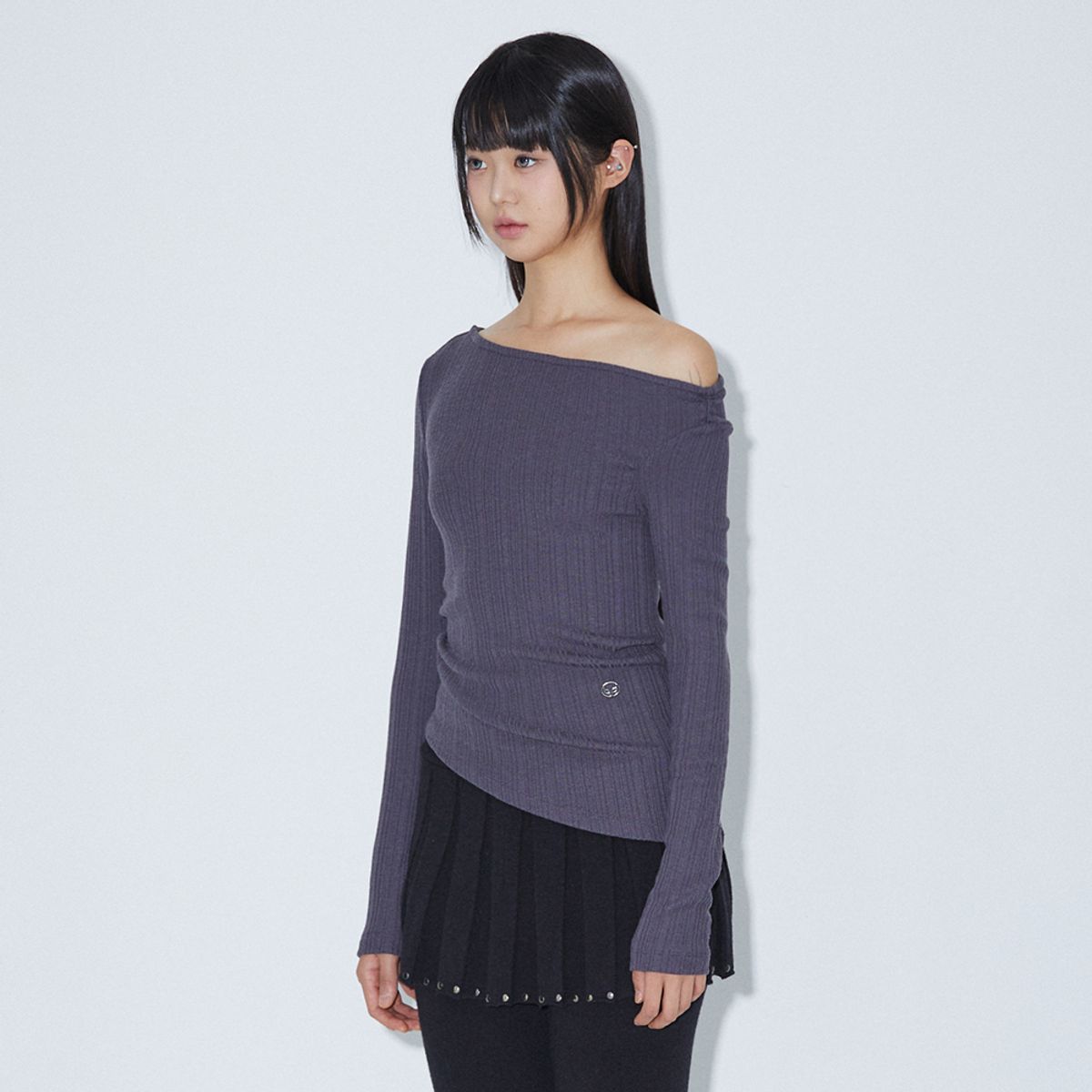 라라폭스(LALAFOX) UNBALANCE OFF-SHOULDER T-SHIRT DARK GREY 오프숄더 티셔츠  BQ4CL011