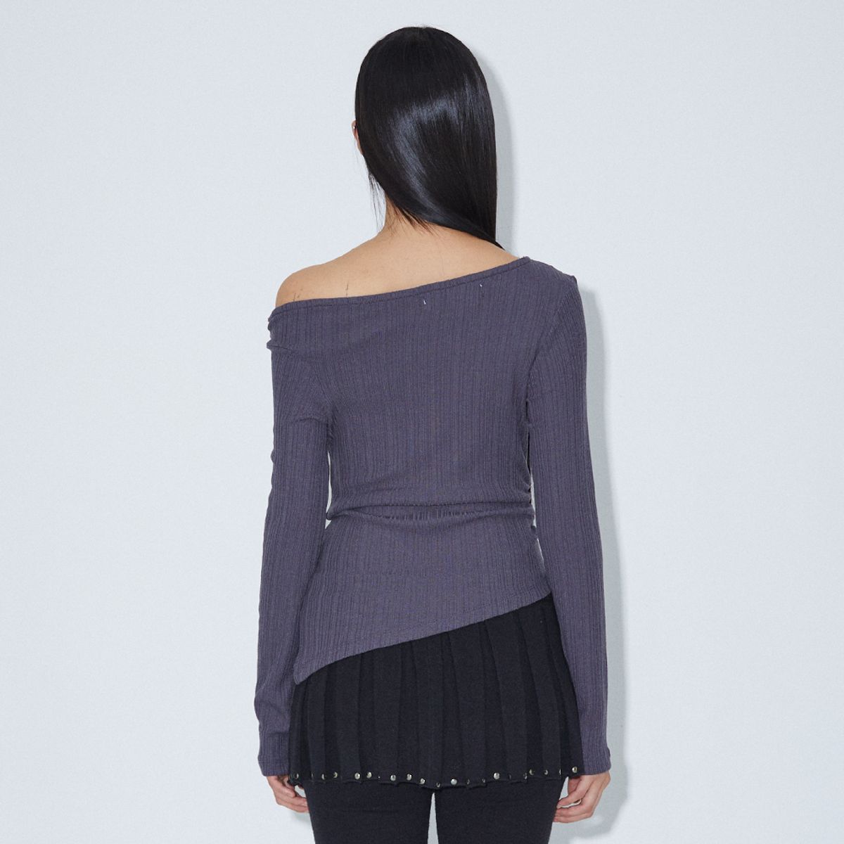 라라폭스(LALAFOX) UNBALANCE OFF-SHOULDER T-SHIRT DARK GREY 오프숄더 티셔츠  BQ4CL011