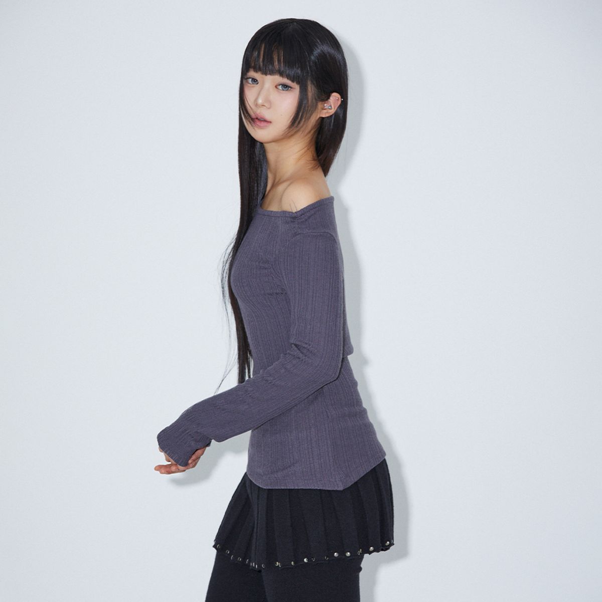 라라폭스(LALAFOX) UNBALANCE OFF-SHOULDER T-SHIRT DARK GREY 오프숄더 티셔츠  BQ4CL011