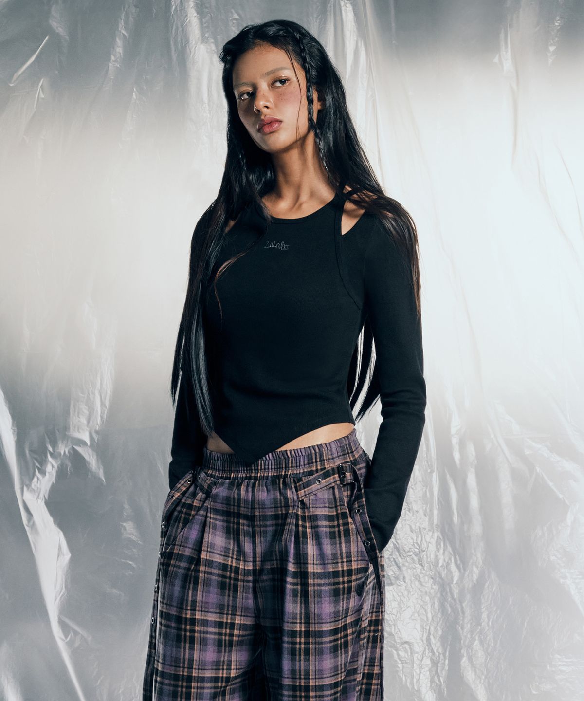 라라폭스(LALAFOX) SHOULDER SLIT HALTERNECK T-SHIRT BLACK BQ4CL009