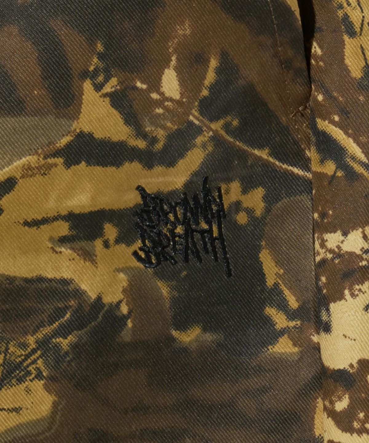 브라운브레스(BROWNBREATH) TAG CAMOUFLAGE BANDING PANTS - BROWN