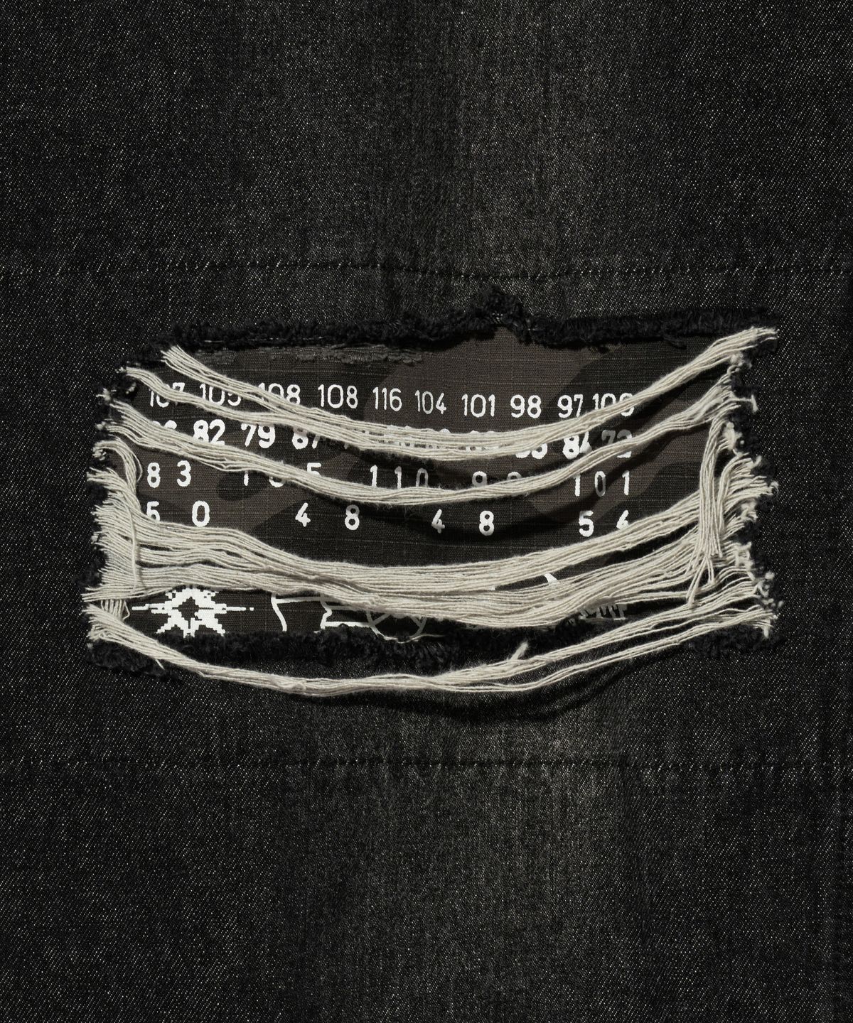 브라운브레스(BROWNBREATH) SPEAKER STRAIGHT PATCH JEAN - BLACK