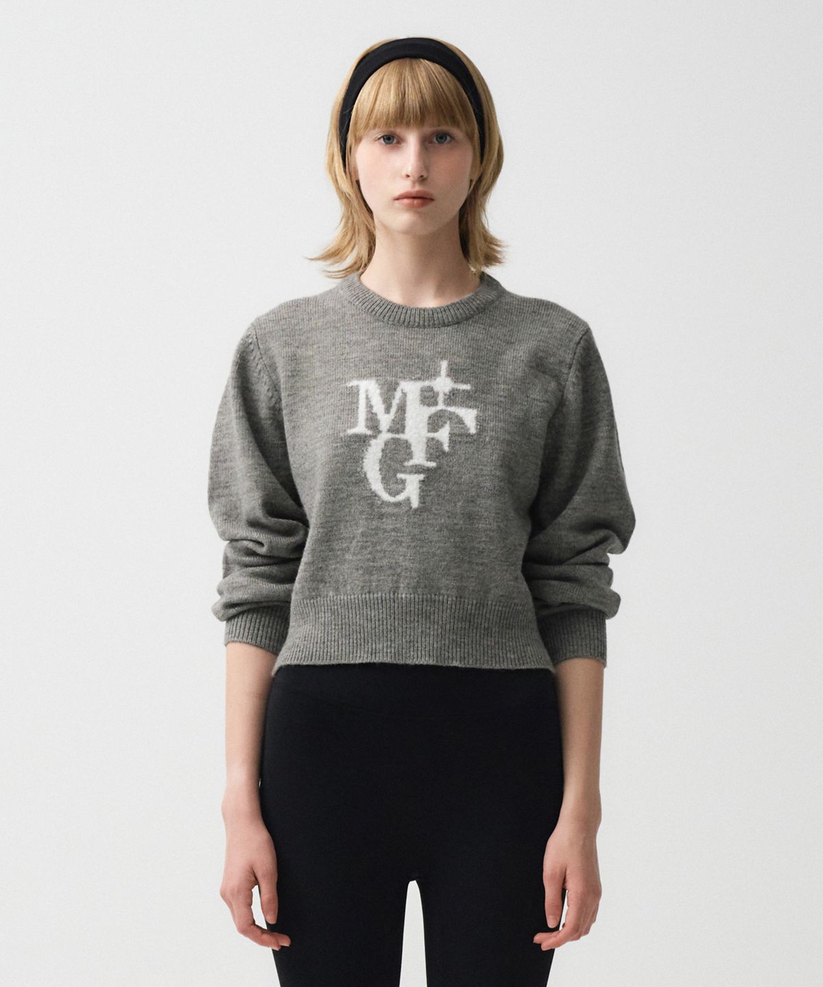 마리떼 스포츠(MARITHÉ SPORT) MOUVEMENT W M+FG LOGO CROP PULLOVER melange gray