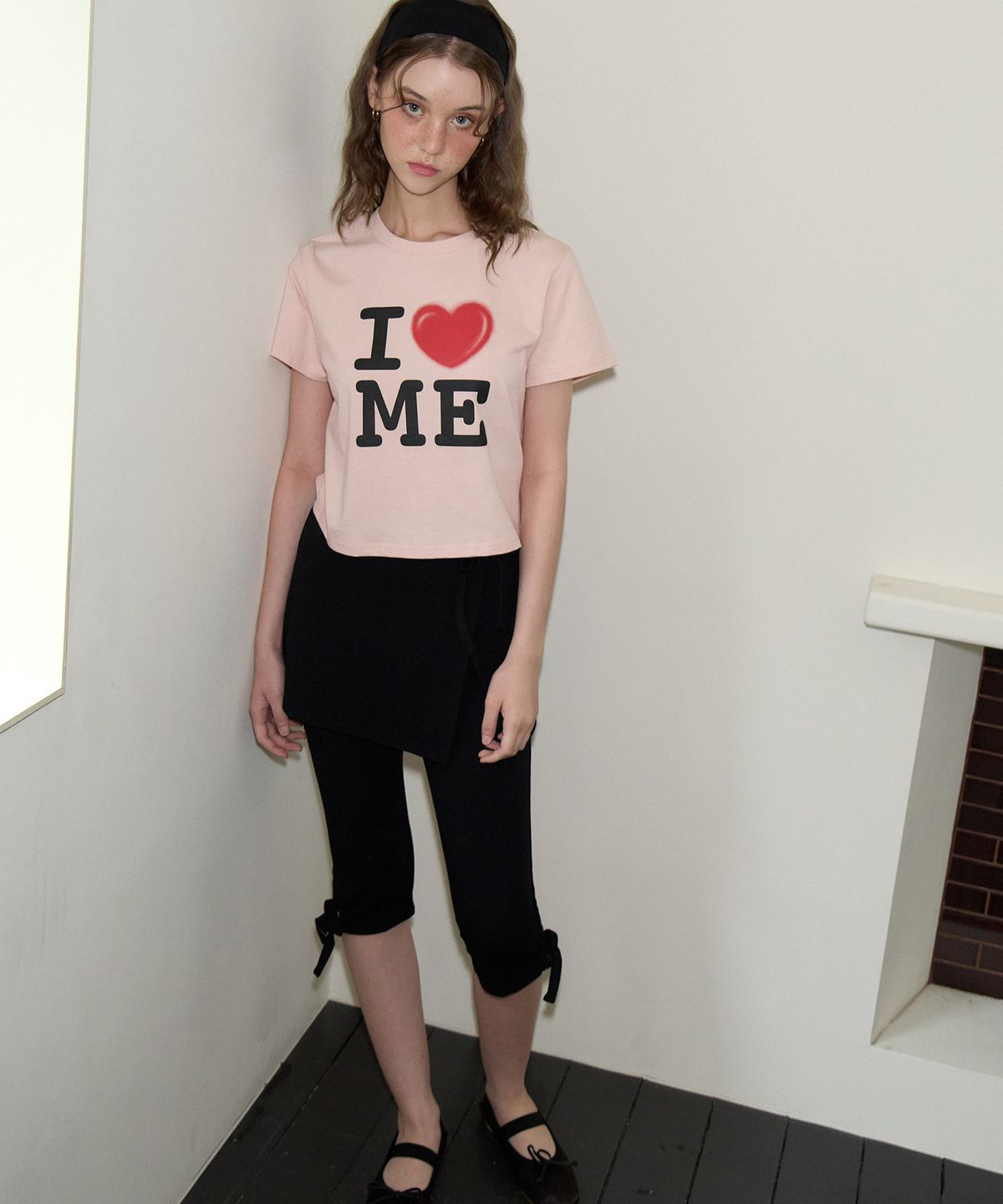 살롱 드 욘(SALON DE YOHN) I Love Me Crop T_ Pink