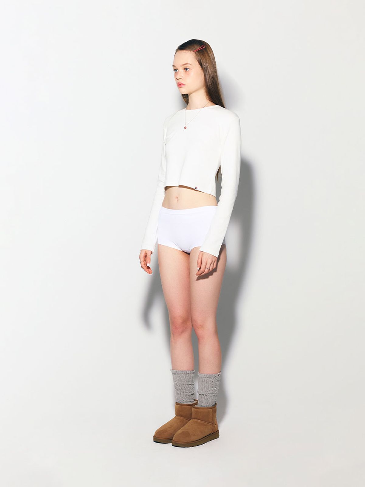 에즈이프 캘리(ASIF CALIE) GURLS BASIC CROP LONG SLEEVE T-SHIRT WHITE