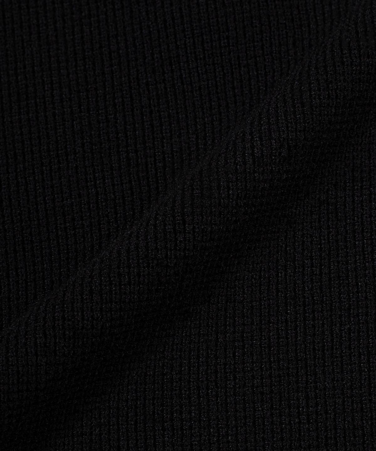 모아(MOAA) 심 라인 버튼 니트 (BLACK)