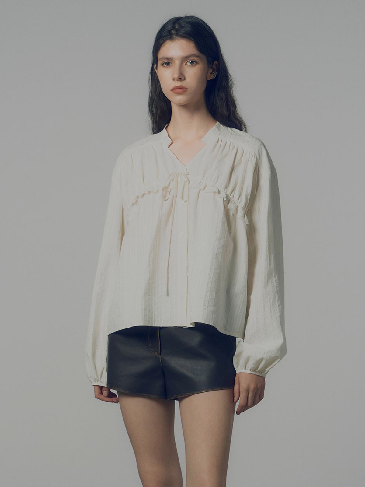 레이브(RAIVE) Texture Ribbon Blouse VW4AB204_2color