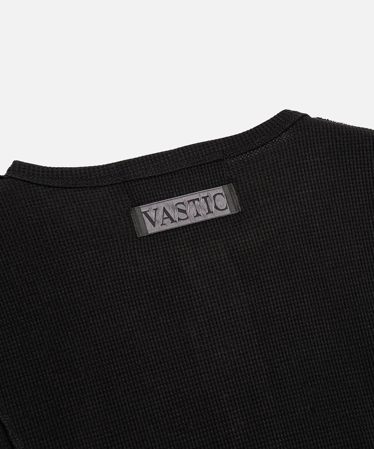 바스틱(VASTIC) 리버스 헨리넥 롱슬리브_블랙