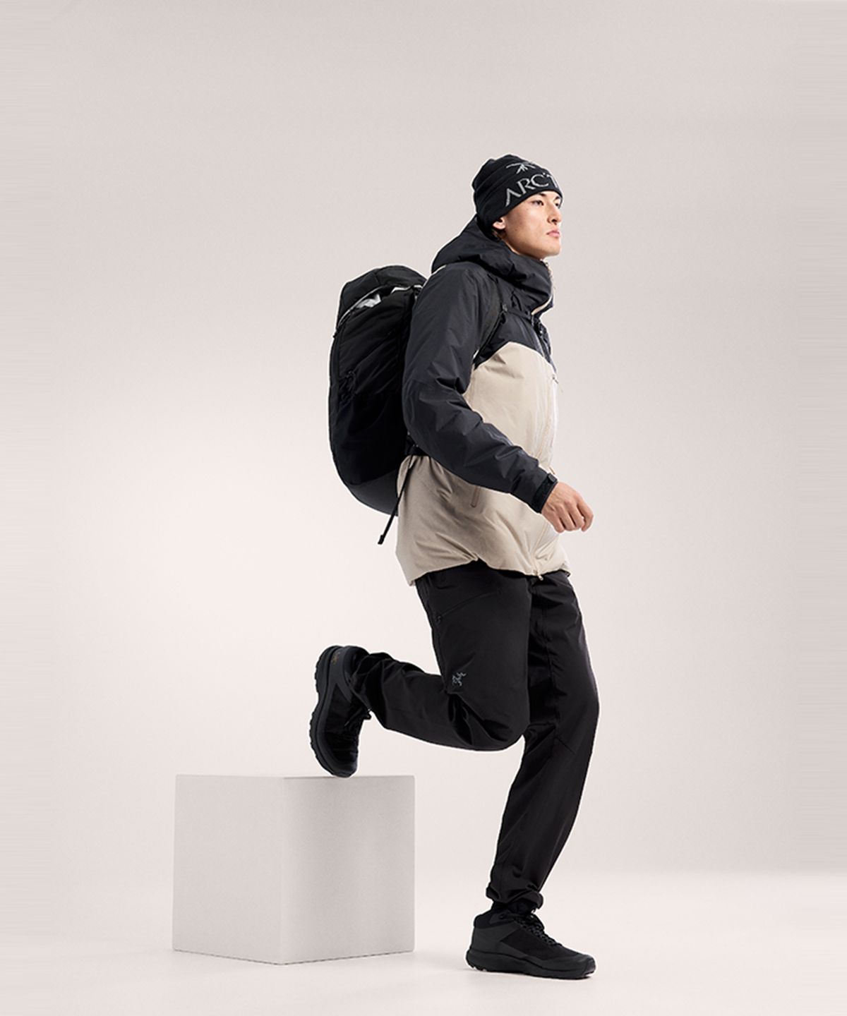 아크테릭스(ARCTERYX) 베타 인슐레이티드 자켓 남성 - BLACK / RUNE / AJOFMX8885