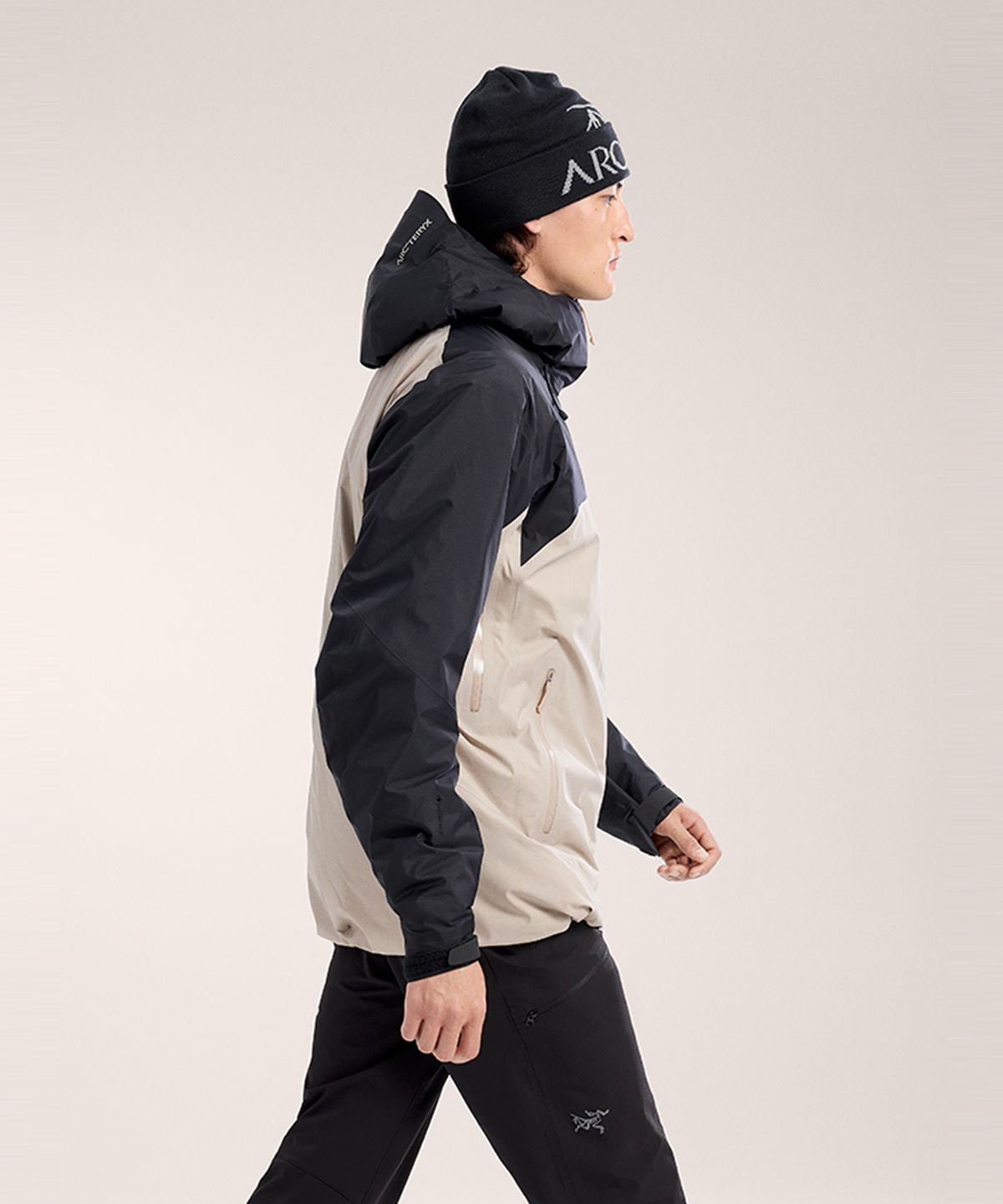 아크테릭스(ARCTERYX) 베타 인슐레이티드 자켓 남성 - BLACK / RUNE / AJOFMX8885